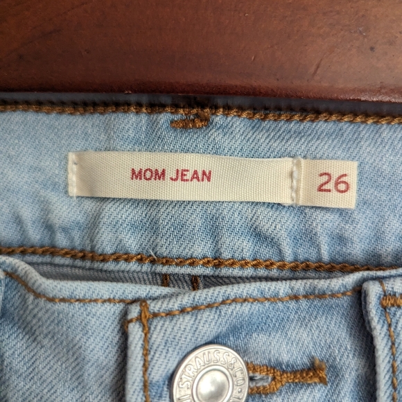 Levi's Mom Jean High Rise Ankle Jeans  Size 26 Women's Light Wash - Picture 11 of 14